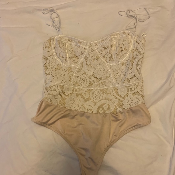 Stasia White Bodysuit from Superdown/Revolve - Picture 2 of 4